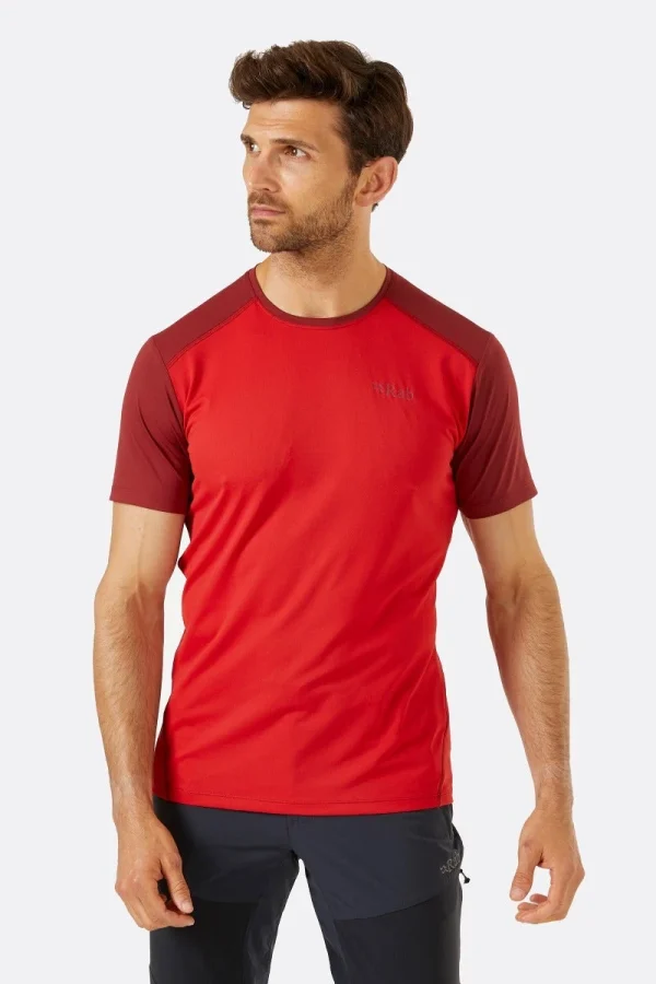 חולצה קצרה אדומה עם לוגו